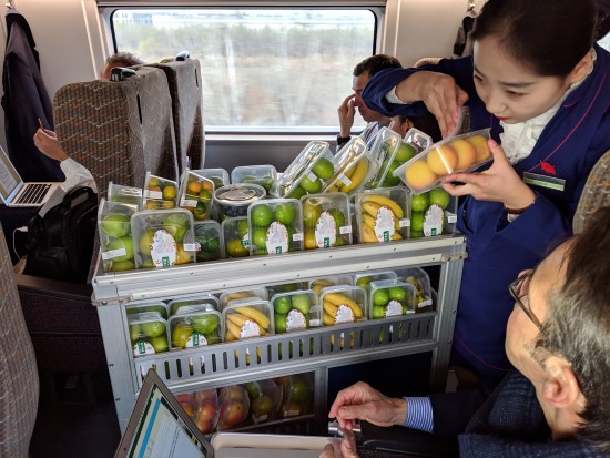 Früchte auf dem Zug in China